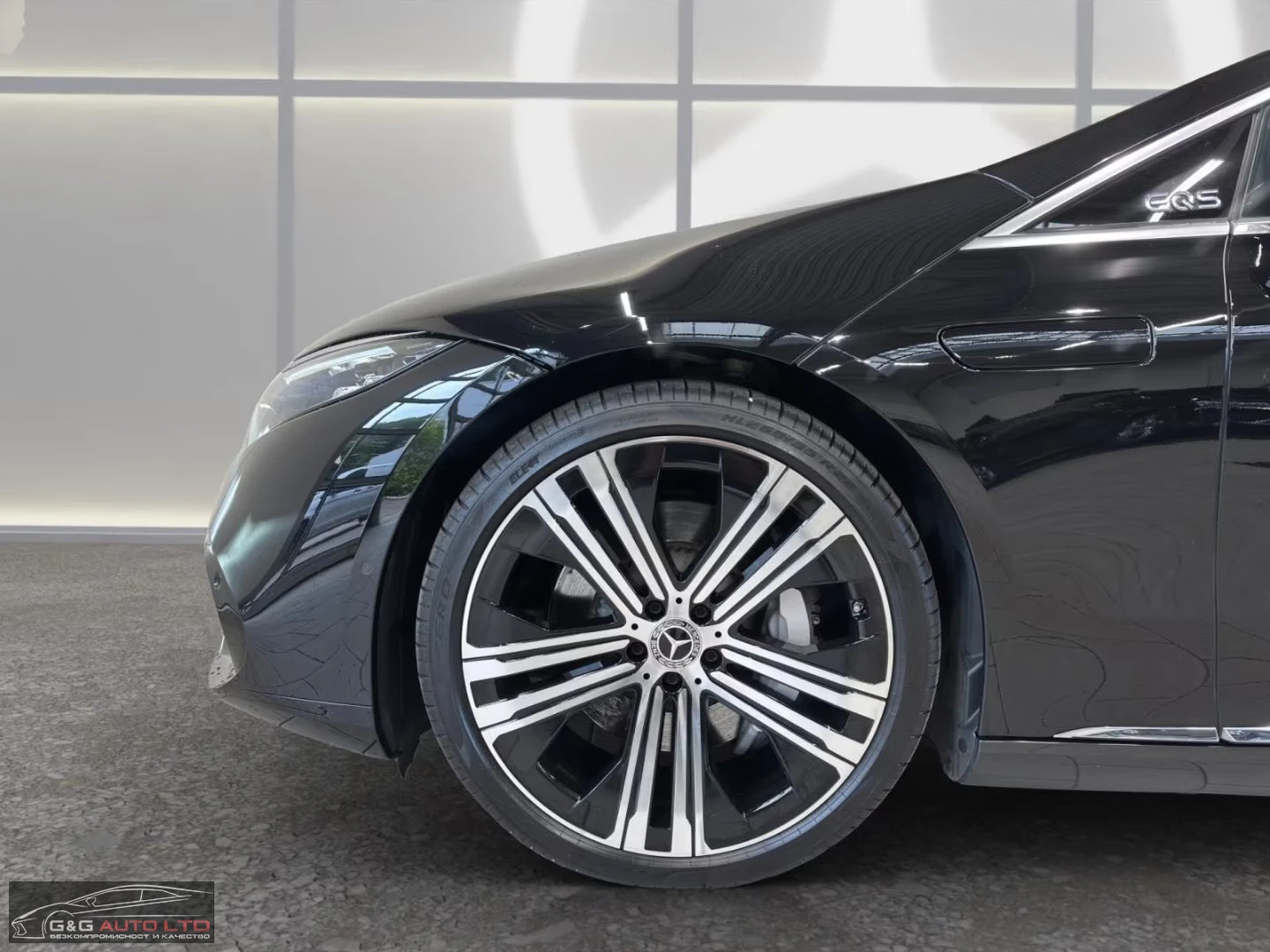 Mercedes-Benz EQS 580 4MATIC/523HP/PANO/360/AIRM./AHK/BURM/MEMO/409g - изображение 2