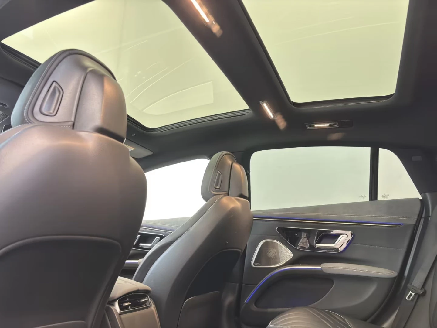 Mercedes-Benz EQS 580 4MATIC/523HP/PANO/360/AIRM./AHK/BURM/MEMO/409g | Mobile.bg   11