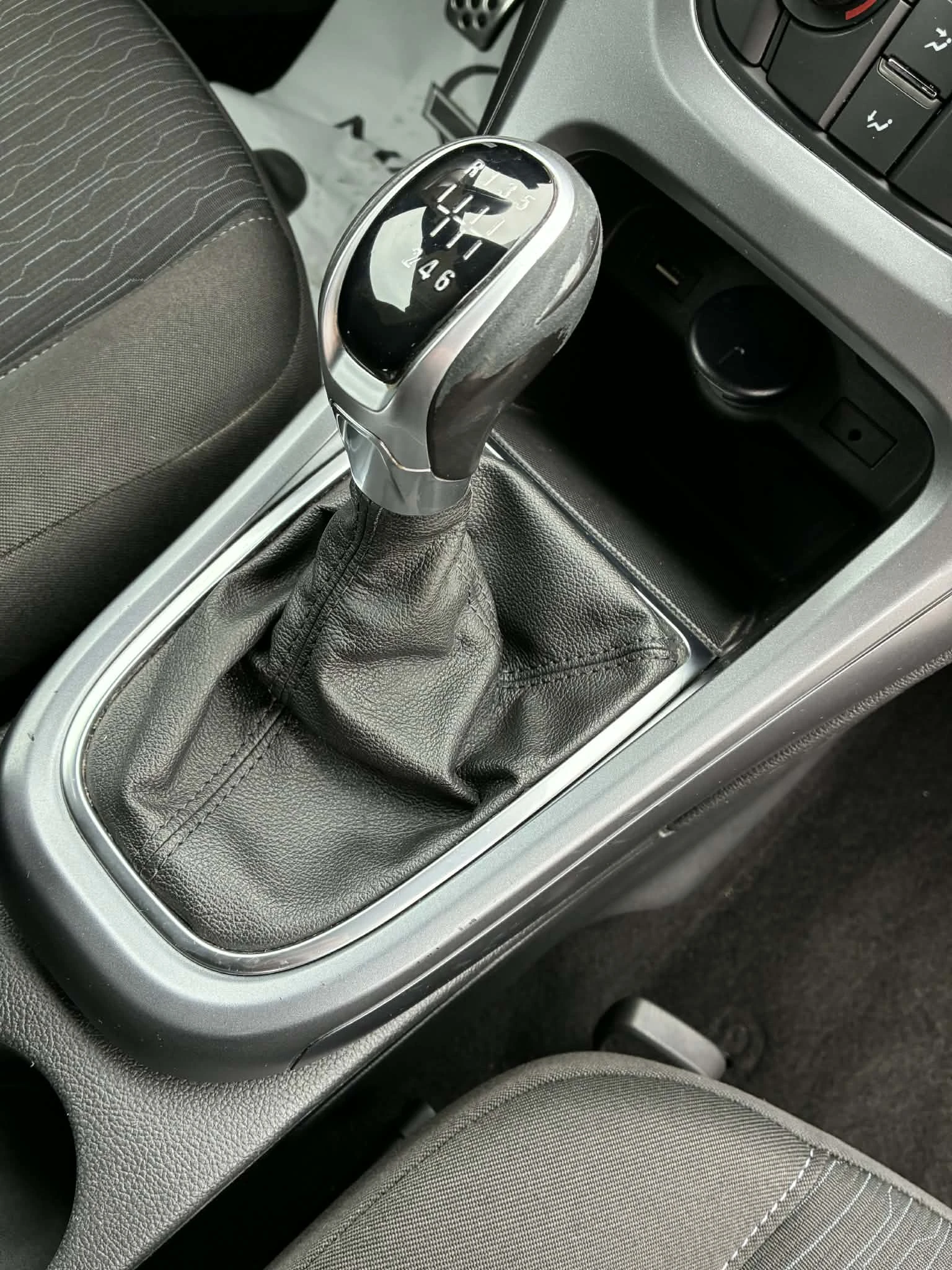 Opel Astra  J GTC - изображение 8