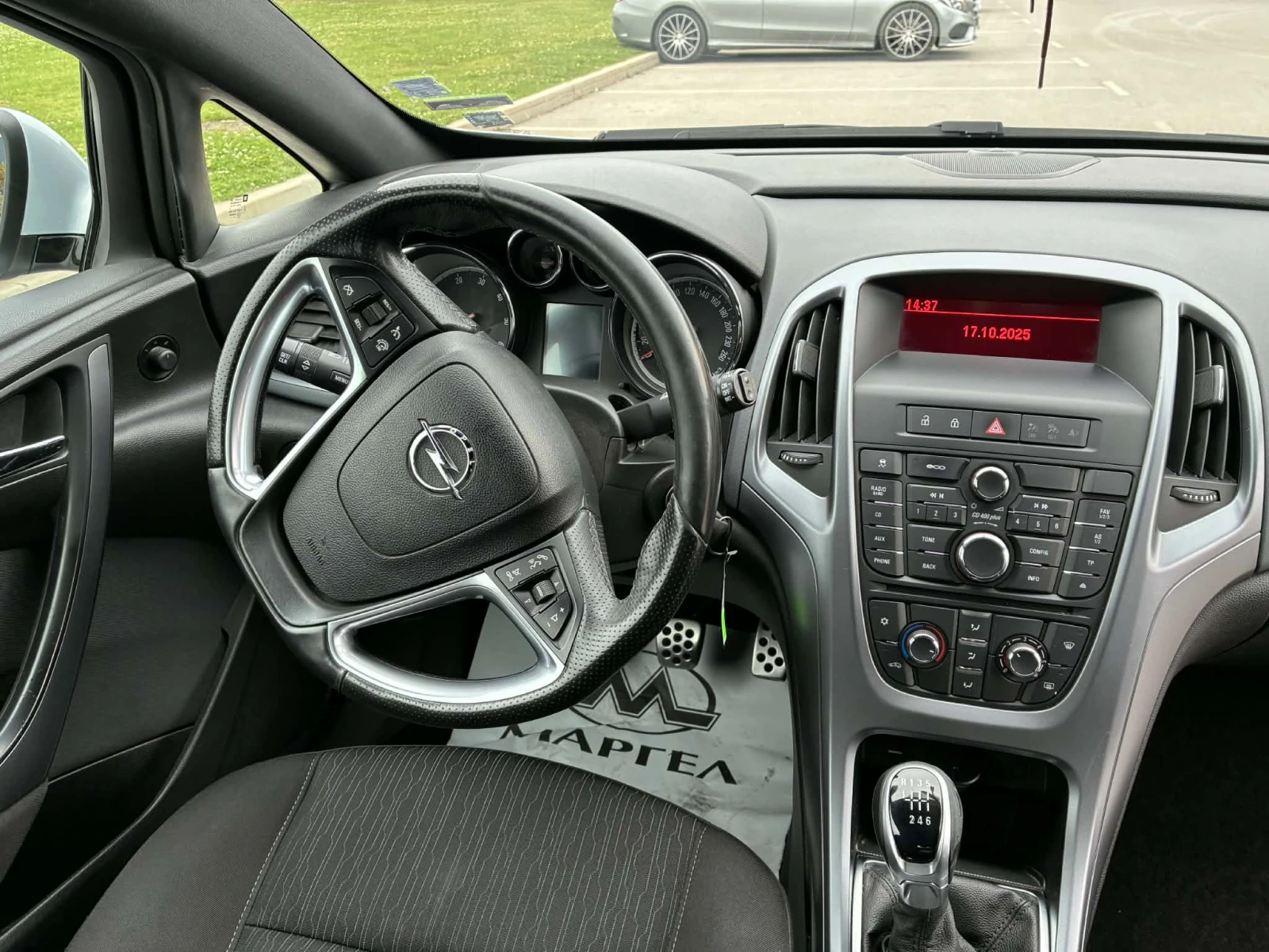 Opel Astra  J GTC - изображение 9