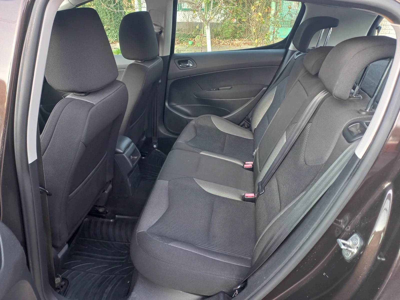 Peugeot 308 1.4i Facelift  - изображение 10