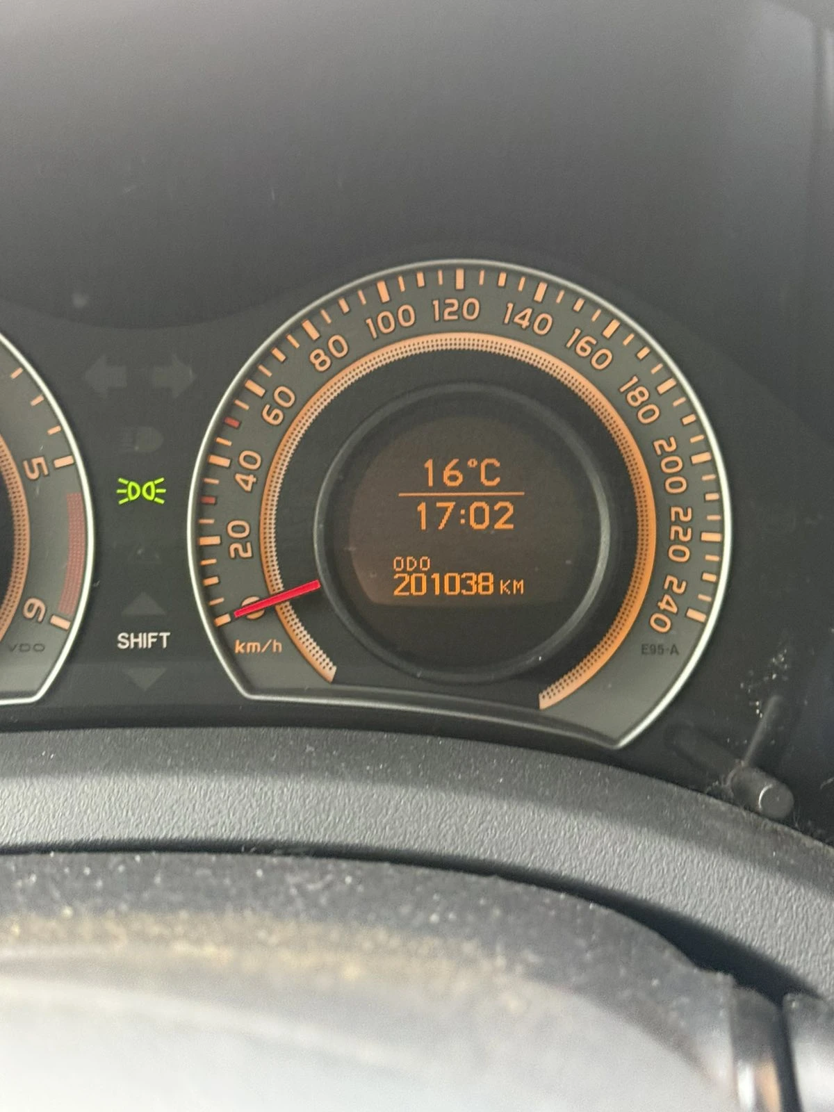 Toyota Auris 2.2 DID - 177ps, снимка 9 - Автомобили и джипове - 53716965