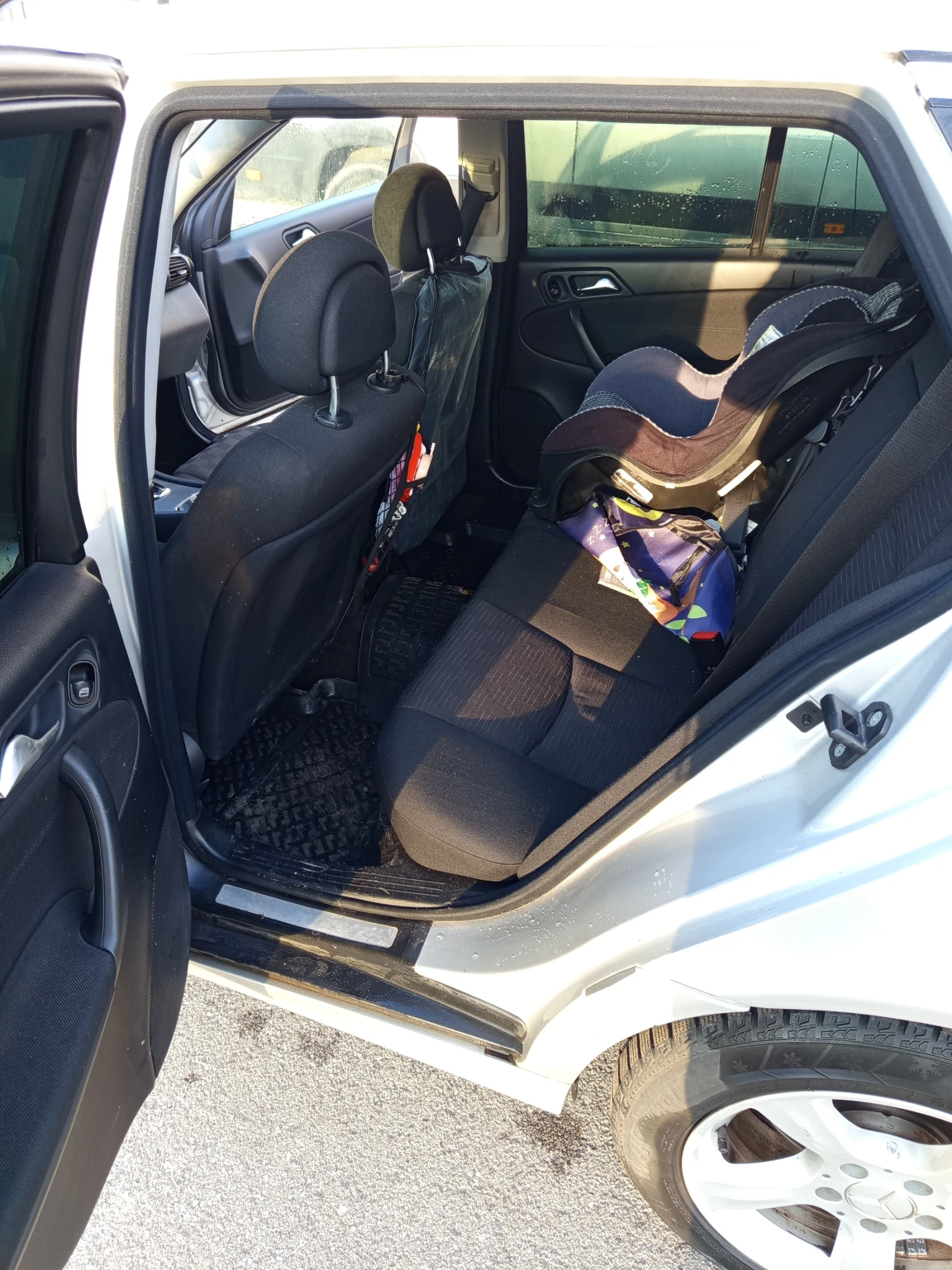 Mercedes-Benz C 180 Kompressor, снимка 13 - Автомобили и джипове - 53854399