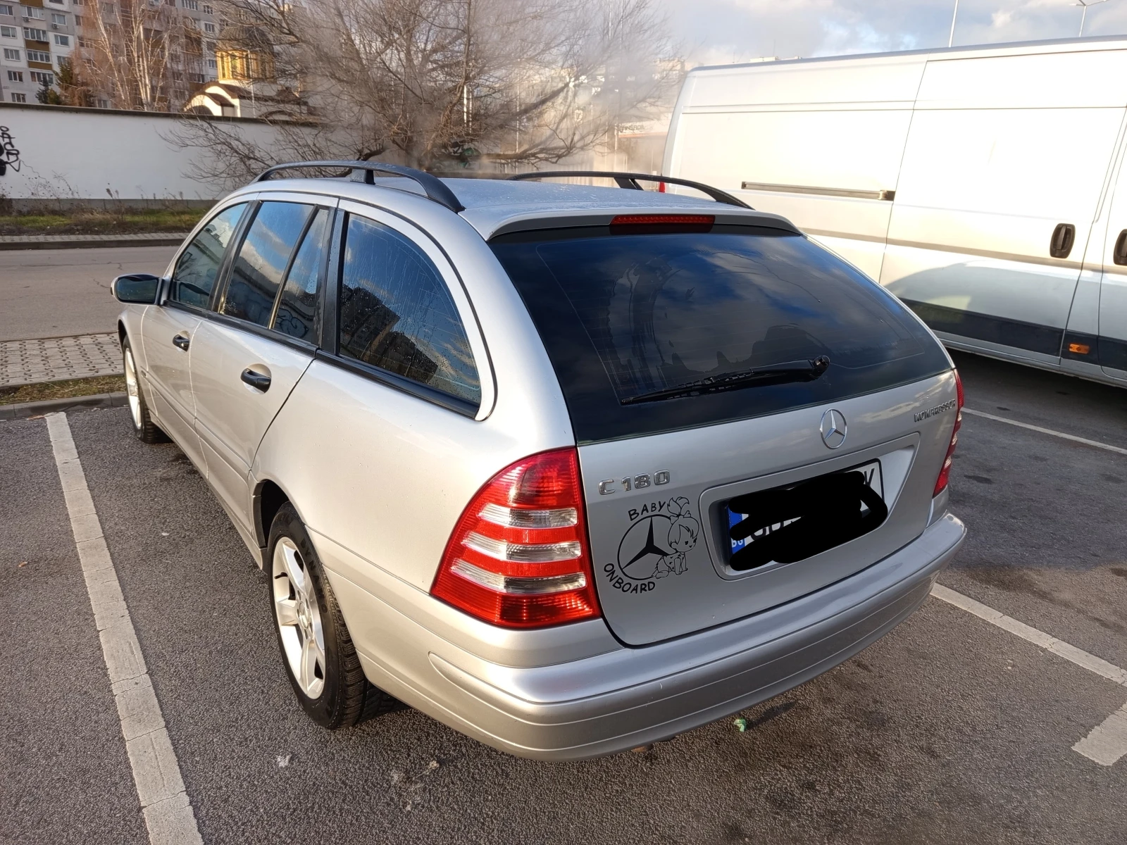 Mercedes-Benz C 180 Kompressor, снимка 9 - Автомобили и джипове - 53854399