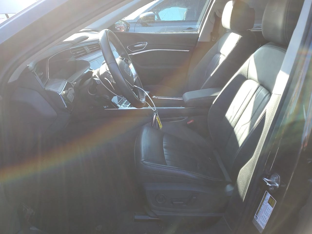 Audi E-Tron Premium, снимка 5 - Автомобили и джипове - 54122042