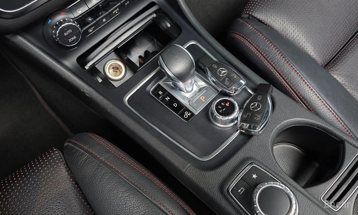 Mercedes-Benz CLA 45 AMG * 4MATIC* КОЖА* ПОДГРЕВ* ПАНОРАМА* КРАЙНА ЦЕНА* , снимка 9 - Автомобили и джипове - 54129605