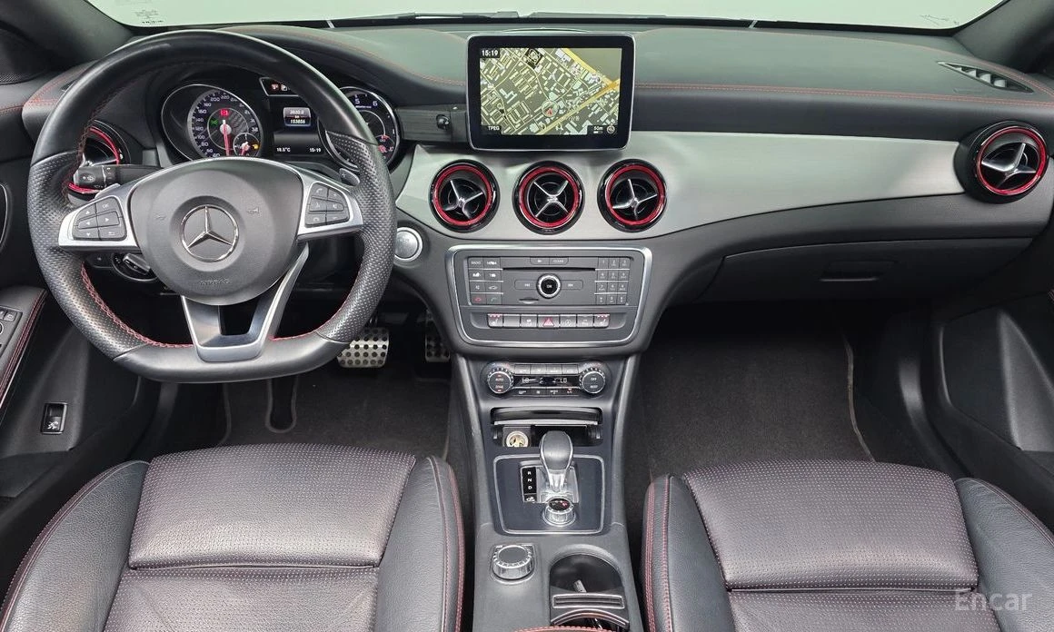 Mercedes-Benz CLA 45 AMG * 4MATIC* КОЖА* ПОДГРЕВ* ПАНОРАМА* КРАЙНА ЦЕНА* , снимка 7 - Автомобили и джипове - 54129605