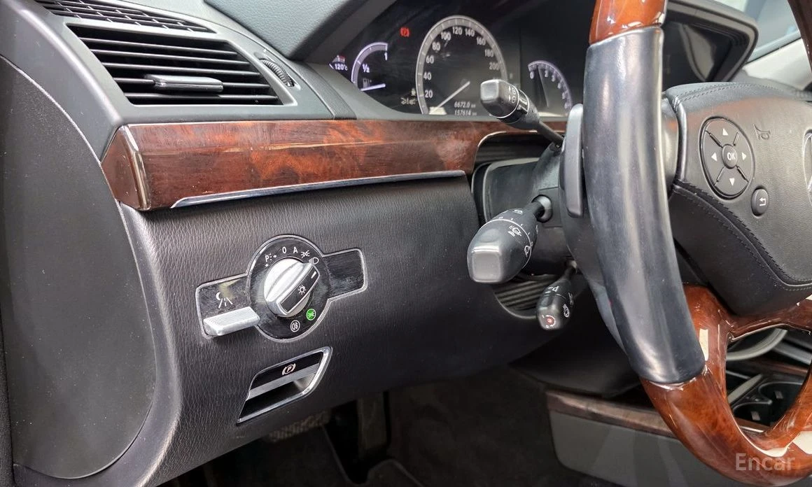 Mercedes-Benz S 500 L* КОЖА* ОБДУХВАНЕ* ПОДГРЕВ* МАСАЖ* ПАНО, снимка 13 - Автомобили и джипове - 54231575