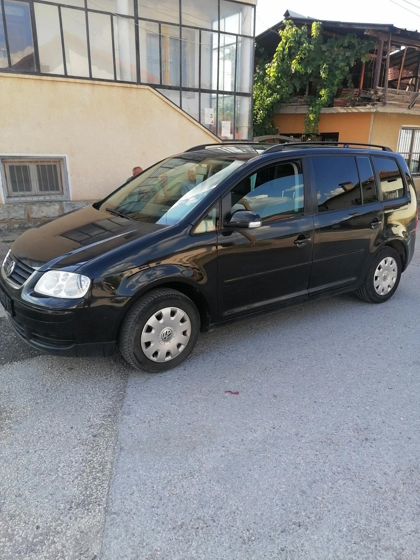 VW Touran, снимка 5 - Автомобили и джипове - 54342831