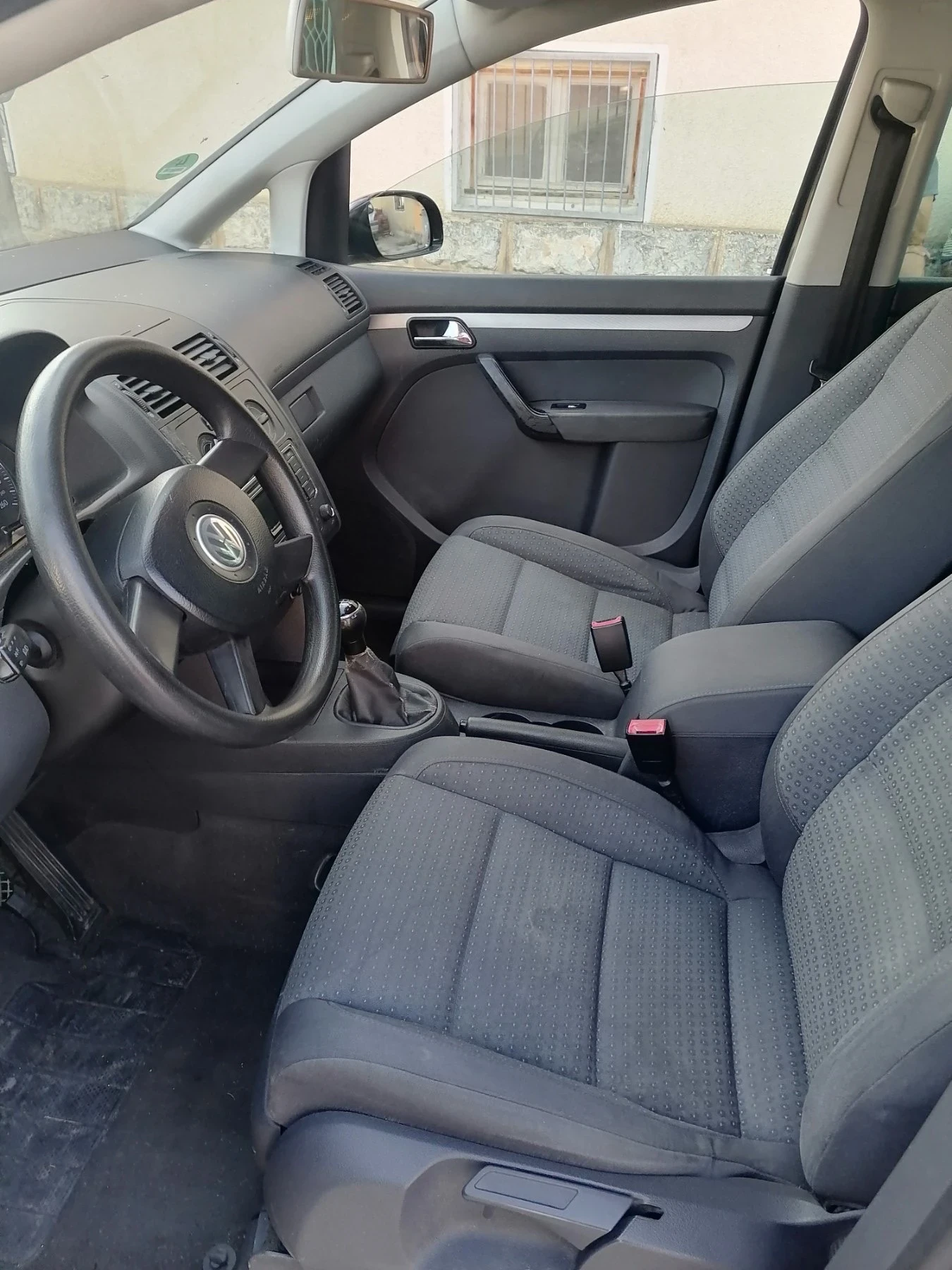 VW Touran, снимка 6 - Автомобили и джипове - 54342831