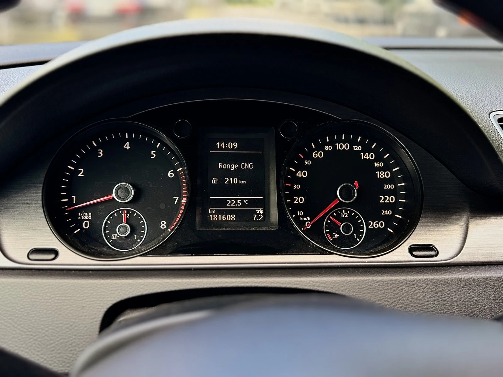 VW Passat 1.4-TSI-150HP-МЕТАН, снимка 13 - Автомобили и джипове - 54589275