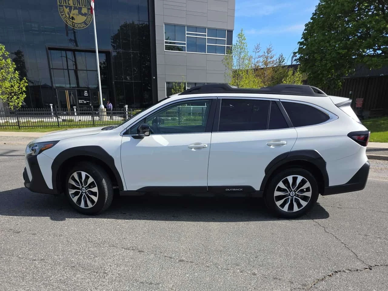 Subaru Outback | Limited XT | CARFAX | ШИБИДАХ | ПОДГРЕВ | , снимка 2 - Автомобили и джипове - 55193906