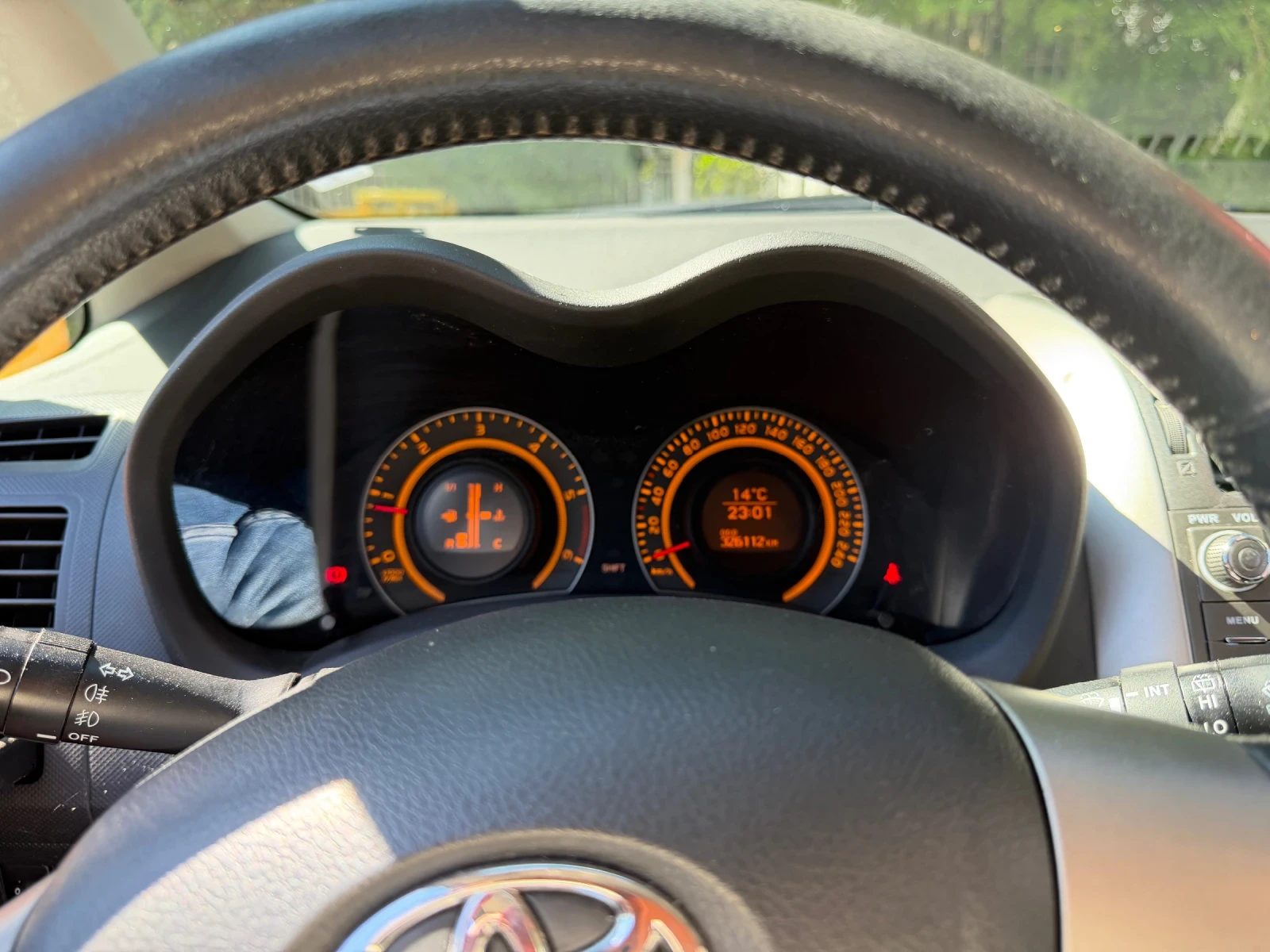Toyota Auris 2.0 D4D, Регистрирана, navi - carplay, снимка 9 - Автомобили и джипове - 56311709