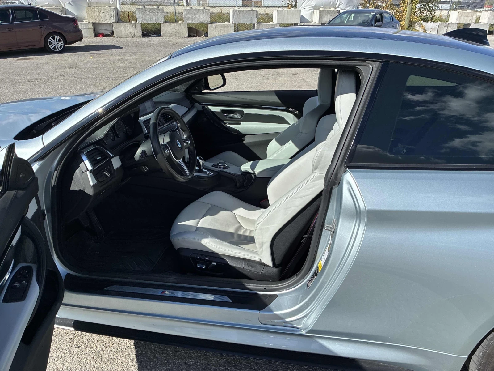 BMW M4 Coupe* Back cam* H&K* Подгрев* 2ключа* Keyless, снимка 9 - Автомобили и джипове - 56366960