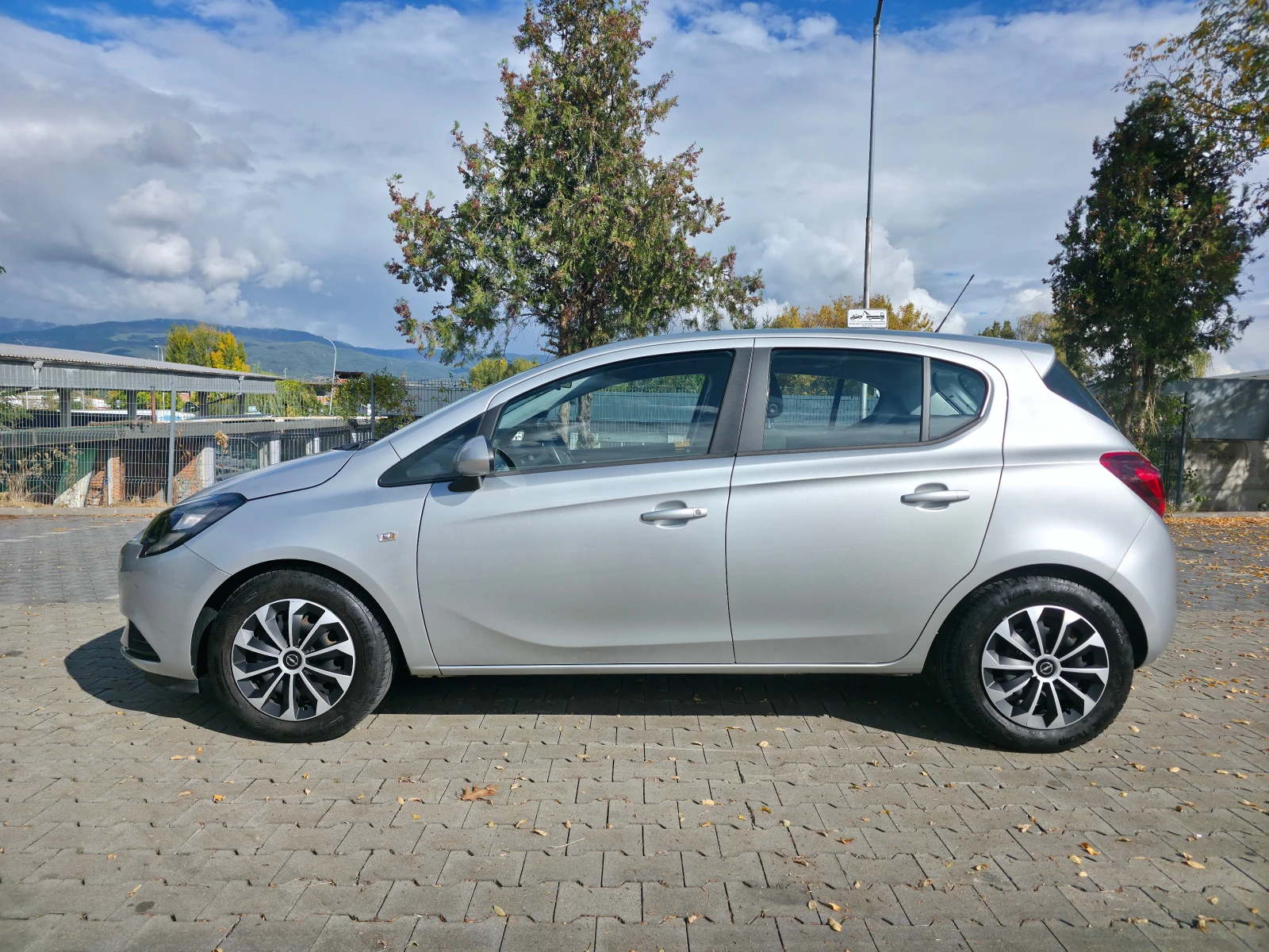 Opel Corsa 1.4 ECOTEC Automatic, снимка 8 - Автомобили и джипове - 56465694