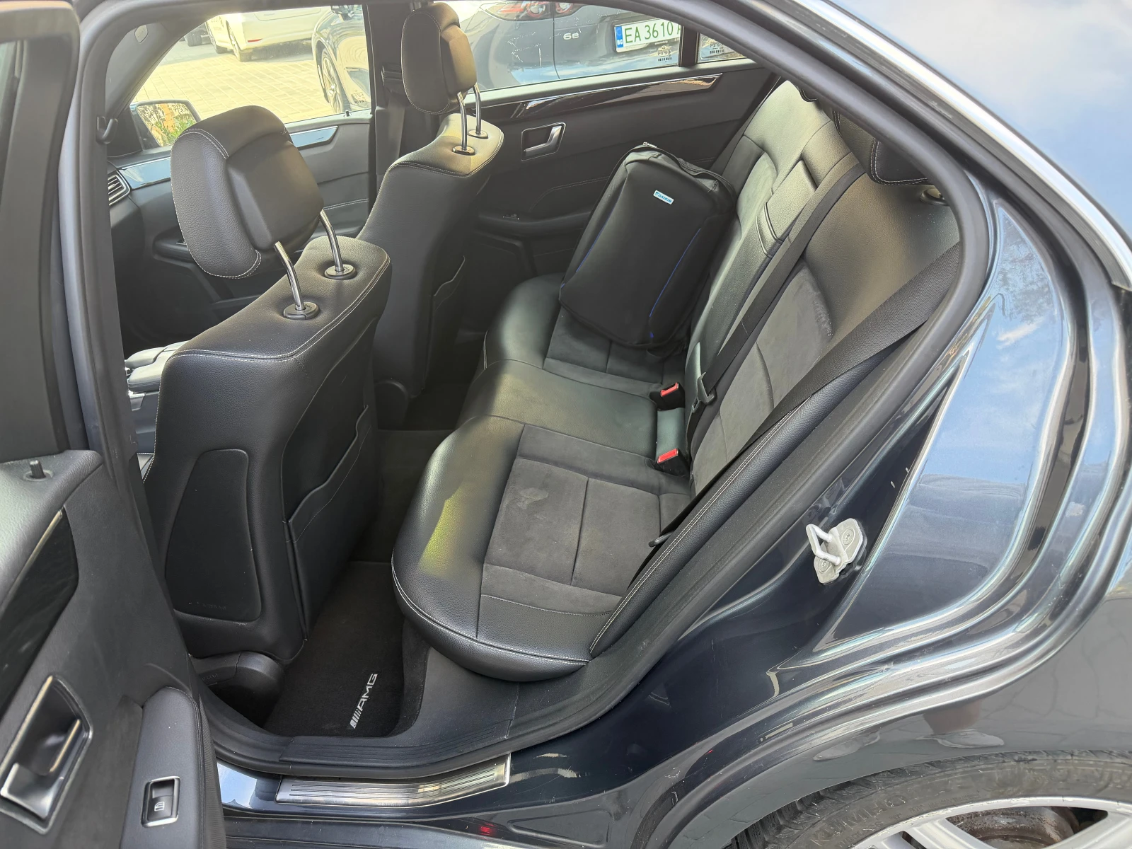 Mercedes-Benz E 300 Hybrid AMG Pack, снимка 8 - Автомобили и джипове - 56680897