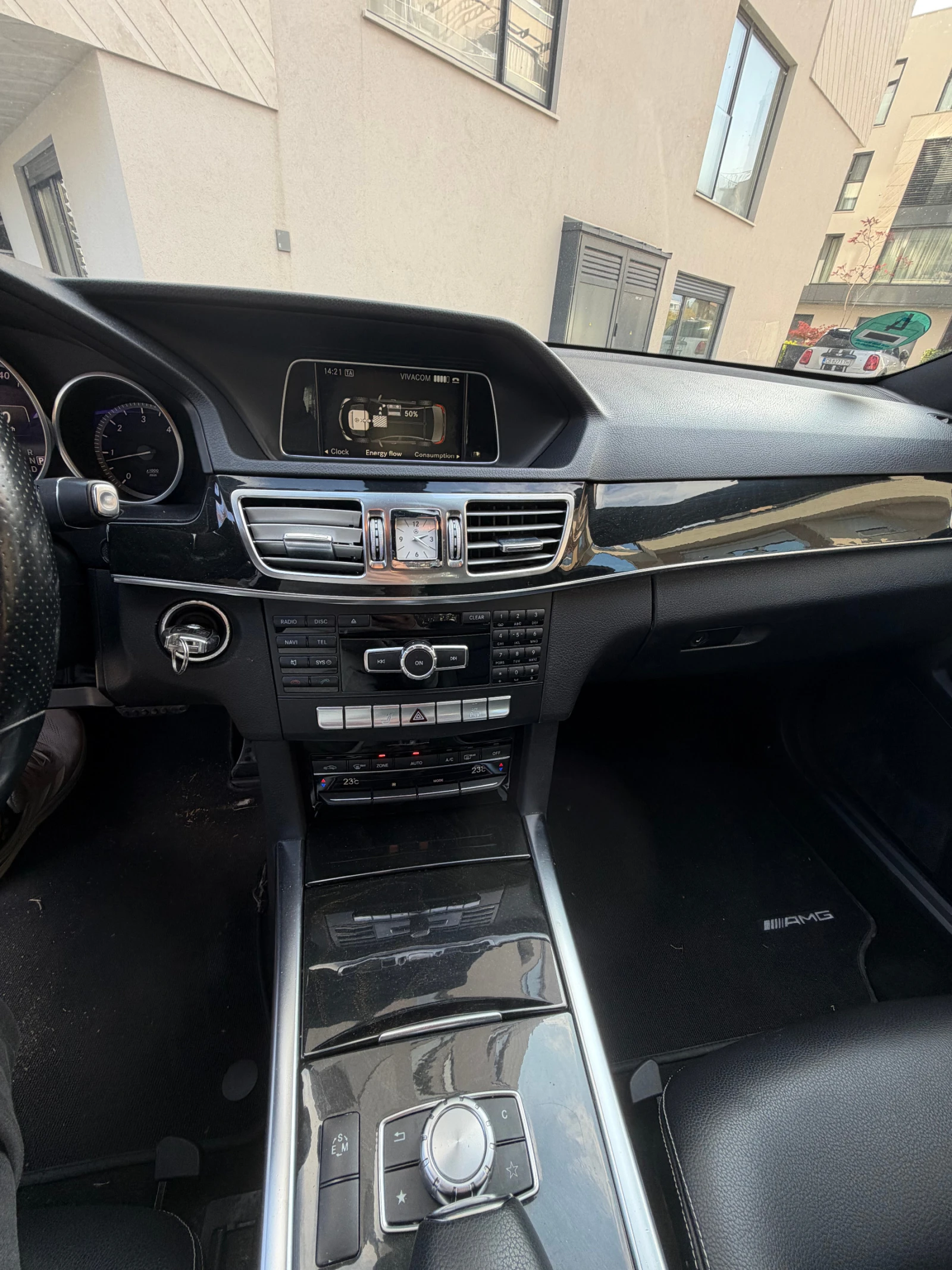 Mercedes-Benz E 300 Hybrid AMG Pack, снимка 12 - Автомобили и джипове - 56680897
