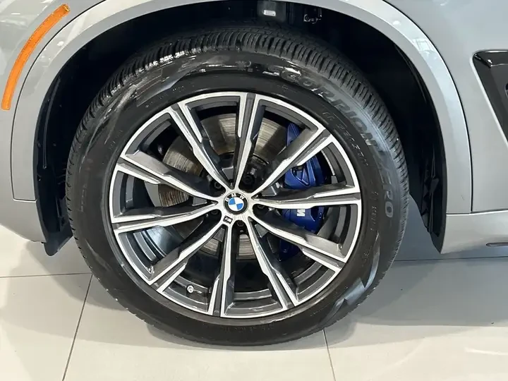 BMW X5 xDrive40i | Essential PKG | M Sport PKG| FULL| TOP, снимка 16 - Автомобили и джипове - 55656156