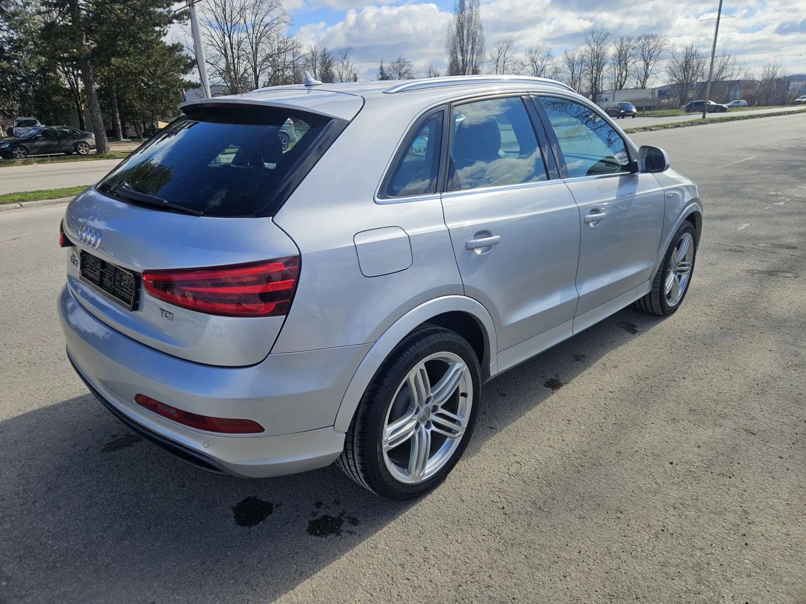 Audi Q3 2.0 tdi 140 k.c. S- LINE - изображение 4