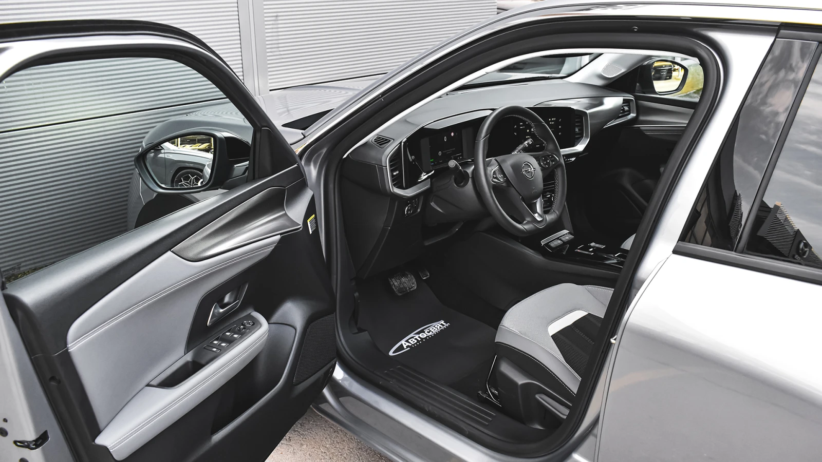 Opel Mokka e-Elegance 50 kWh, снимка 8 - Автомобили и джипове - 53771964