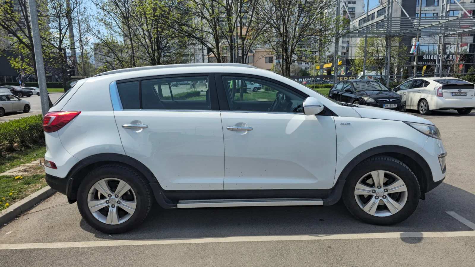 Kia Sportage 2.0  SLS, снимка 3 - Автомобили и джипове - 54292150