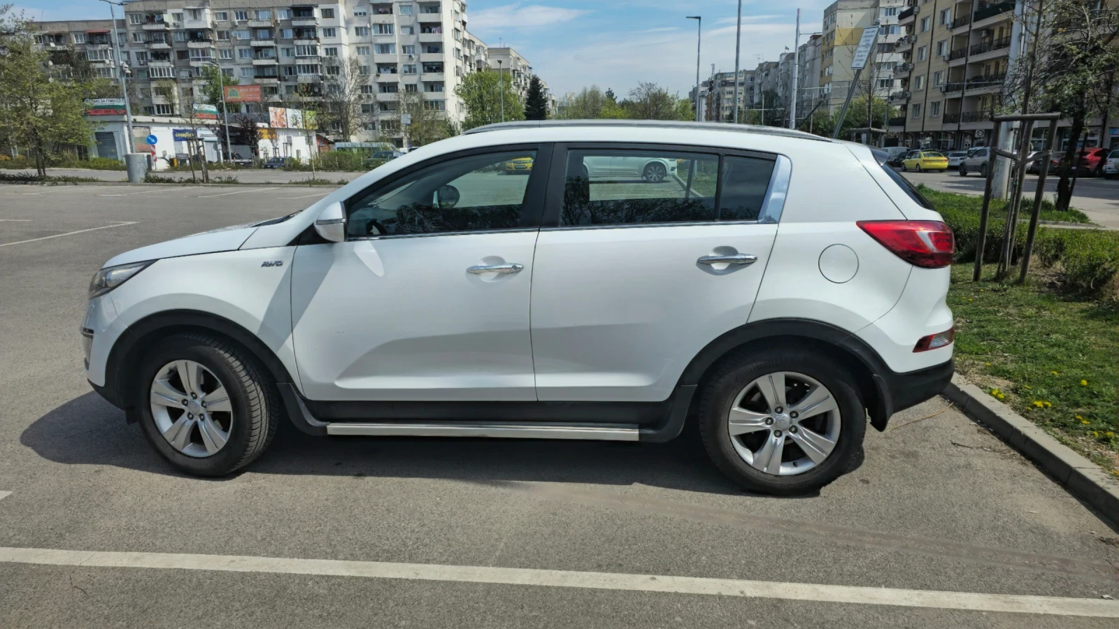 Kia Sportage 2.0  SLS, снимка 2 - Автомобили и джипове - 54292150