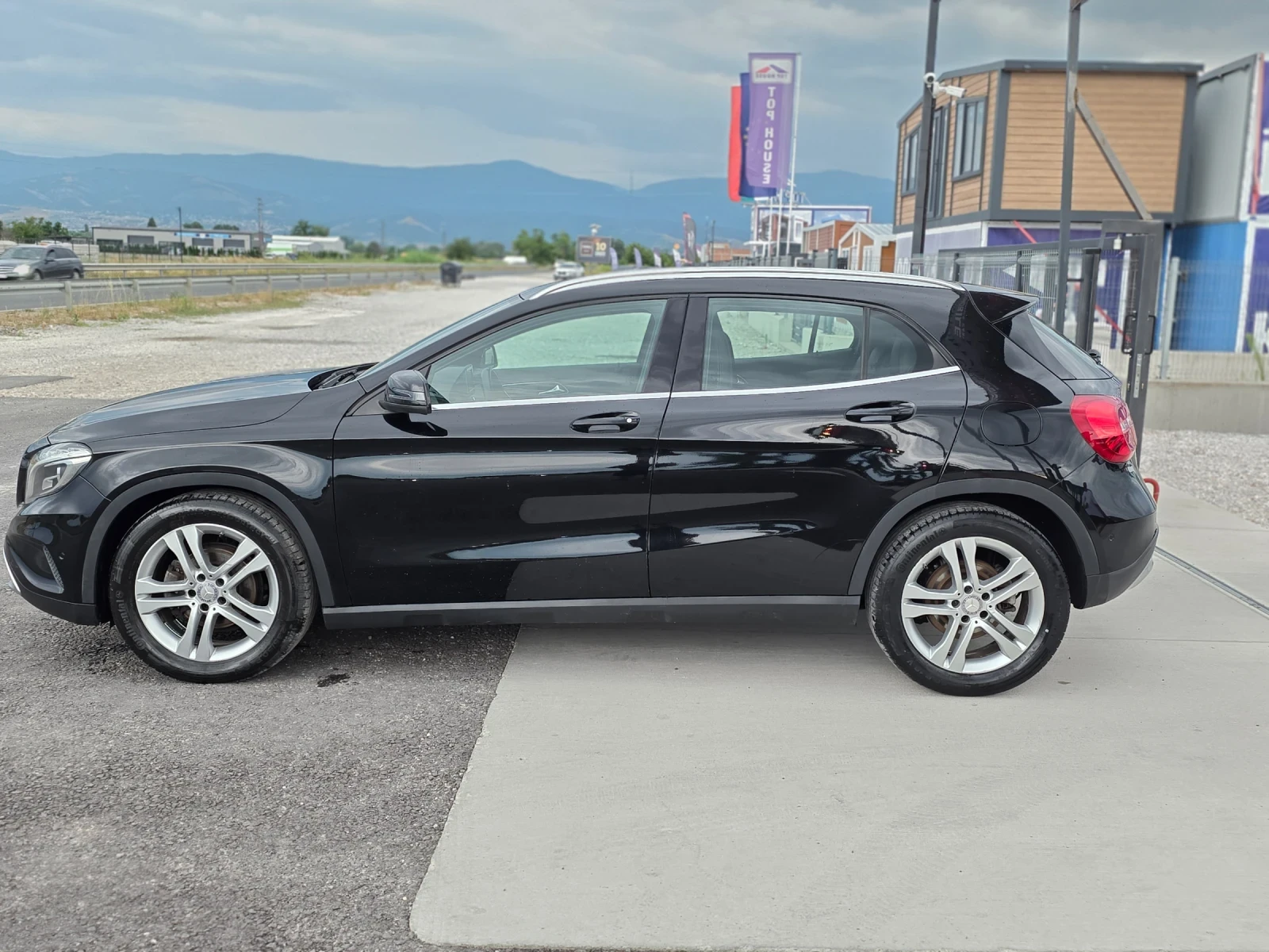Mercedes-Benz GLA 200 4 Matic , снимка 7 - Автомобили и джипове - 55487177