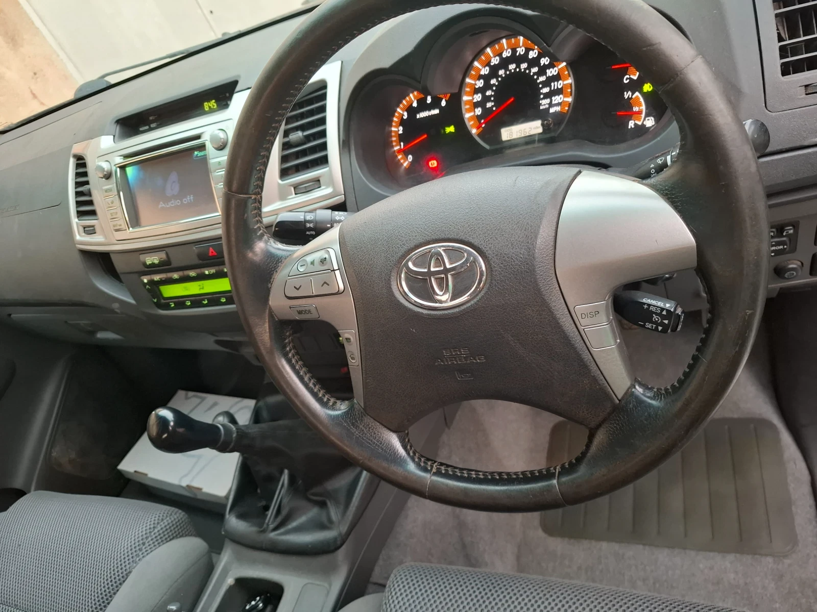 Toyota Hilux 3.0D4D, снимка 8 - Автомобили и джипове - 56069134