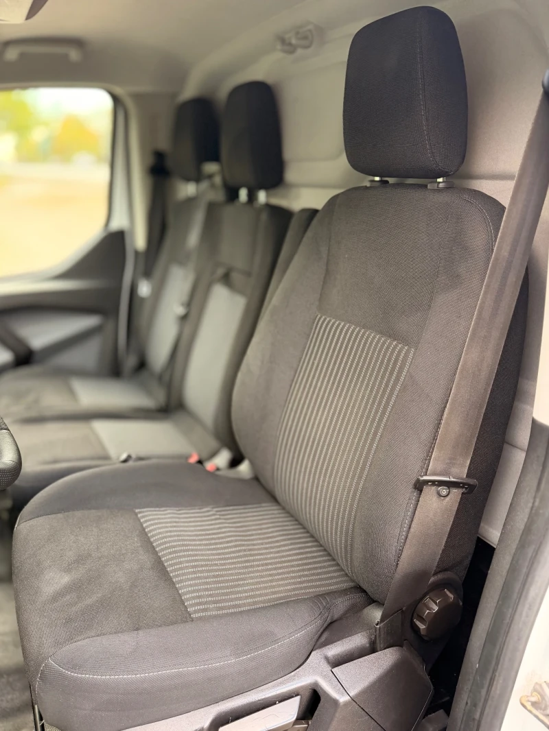 Ford Transit Custom 2.2 tDCi Maxi база, снимка 11 - Бусове и автобуси - 52171656