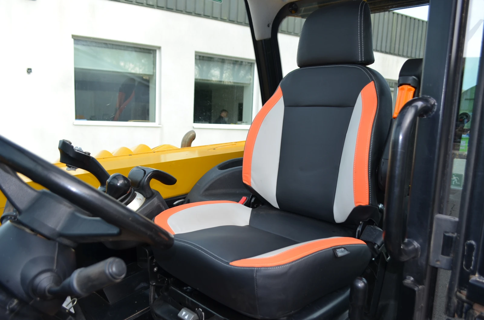 Телескопичен товарач JCB 541-70 Agri Super, снимка 9 - Селскостопанска техника - 55937946