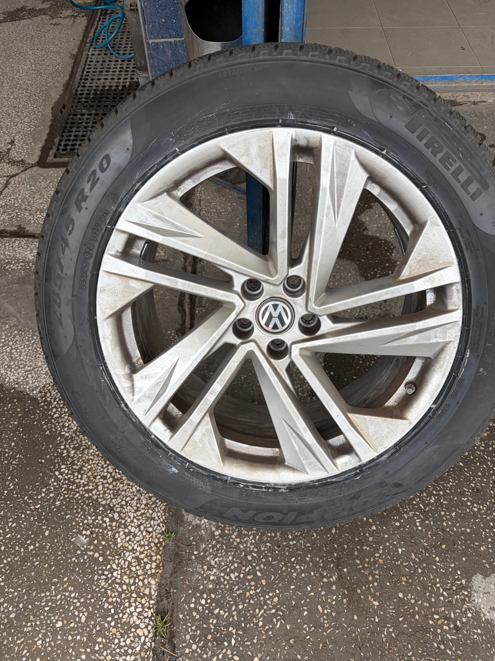 Гуми с джанти Pirelli 285/45R20