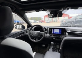 Toyota Camry HYBRID SE * AWD * 6000KM * ЧЕРЕН САЛОН * , снимка 10