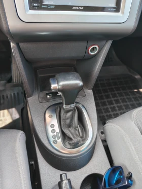 VW Touran 2.0 TDI , снимка 15