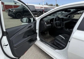 Toyota Camry HYBRID SE * AWD * 6000KM * ЧЕРЕН САЛОН *  | Auto.bg — изображение 6