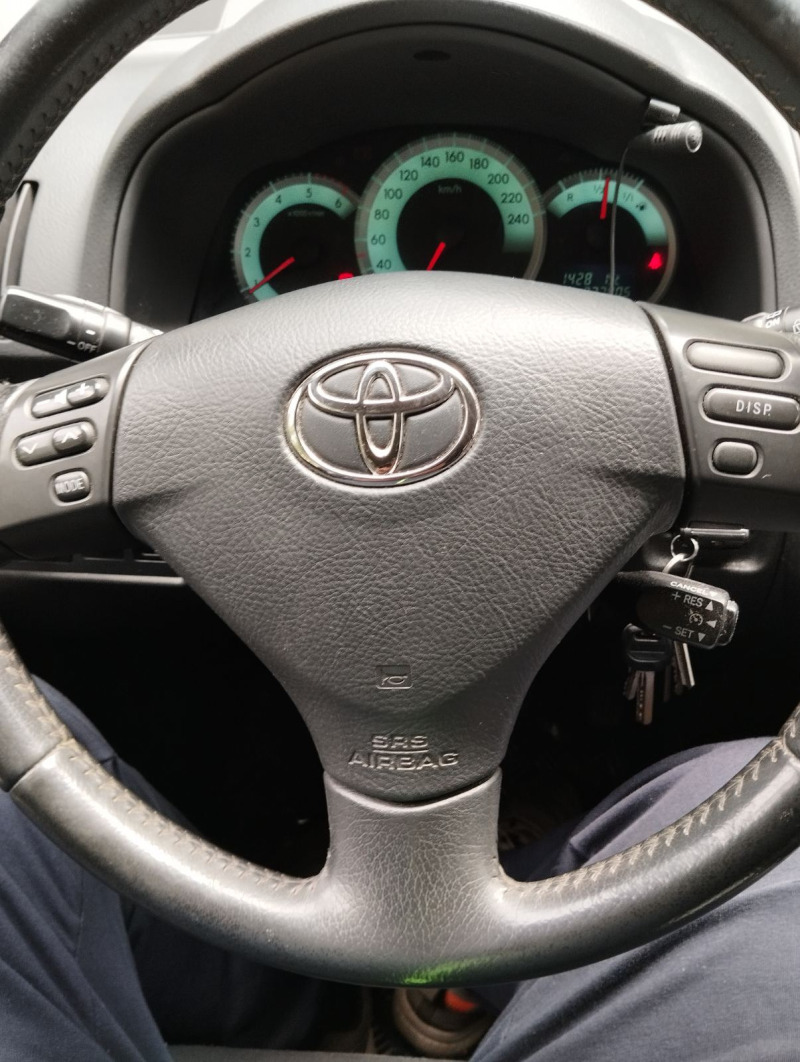 Toyota Corolla verso 2, 2 D4D 136 к.с, снимка 14 - Автомобили и джипове - 46132417