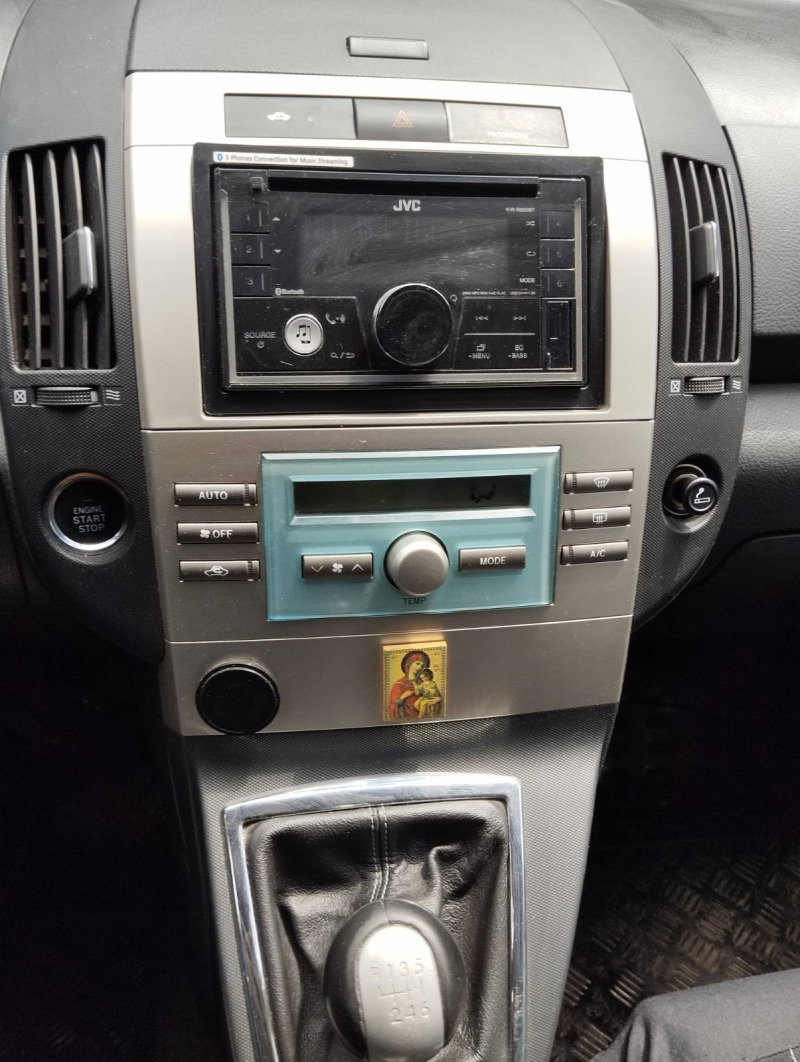Toyota Corolla verso 2, 2 D4D 136 к.с, снимка 16 - Автомобили и джипове - 44728308
