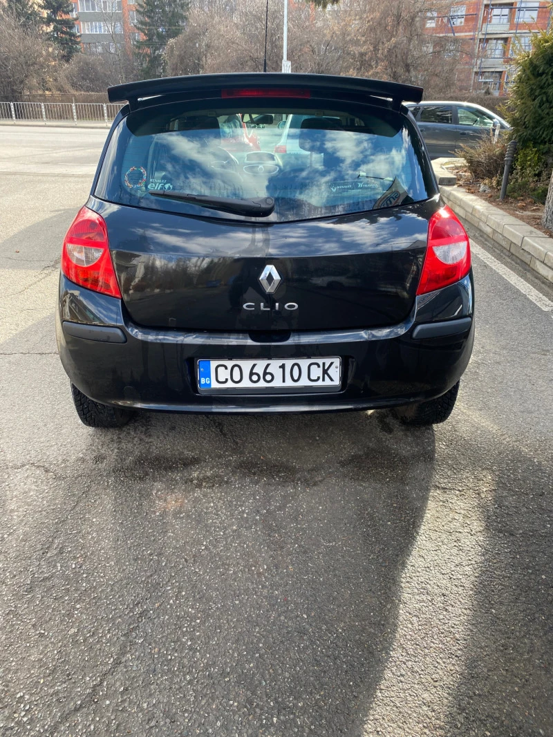 Renault Clio, снимка 4 - Автомобили и джипове - 46021891