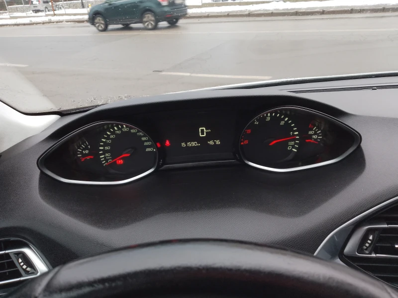 Peugeot 308 1.6 HDI/NAVI/ОБСЛУЖЕНА/EURO-6, снимка 13 - Автомобили и джипове - 48472466