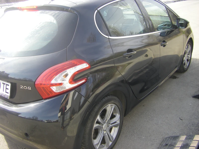 Peugeot 208 1.6, снимка 8 - Автомобили и джипове - 49361503