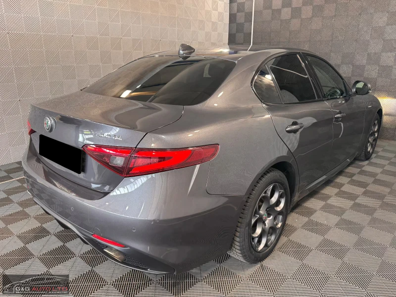 Alfa Romeo Giulia VELOCE/Q4/280HP/BREMBO/BI-XEN/CAM/MEMO/NAVI/240g, снимка 4 - Автомобили и джипове - 51535134