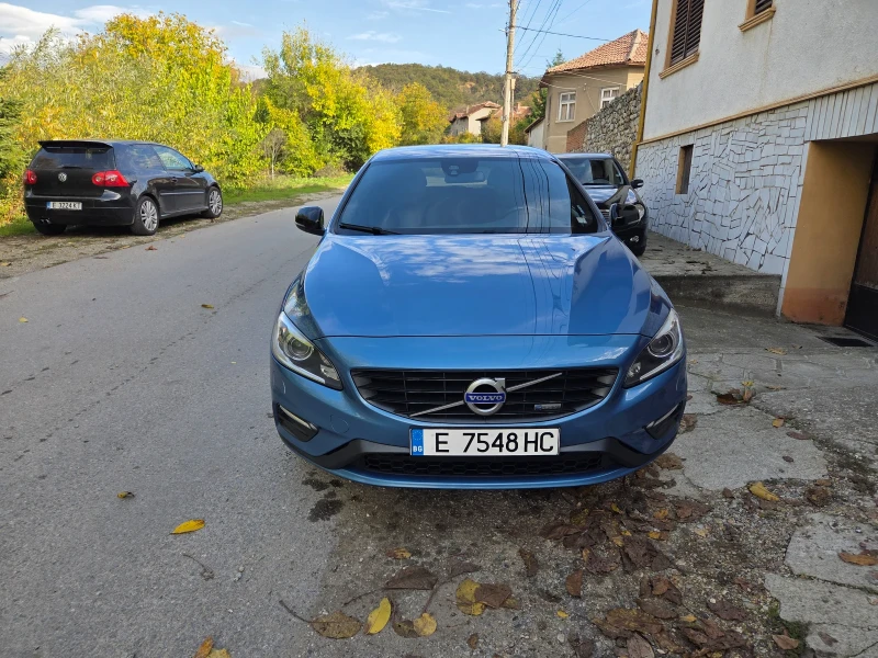 Volvo V60  R DESIGN 2.4 Plug-in hybrid D6  AWD, снимка 4 - Автомобили и джипове - 52283499