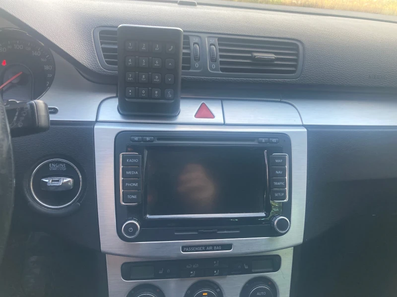 VW Passat Комби , снимка 16 - Автомобили и джипове - 52283935