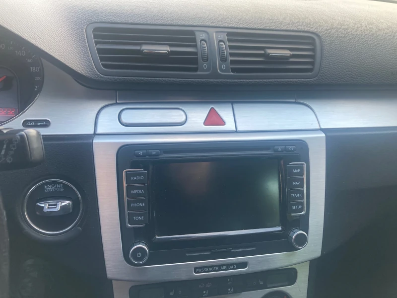 VW Passat Комби , снимка 17 - Автомобили и джипове - 52283935