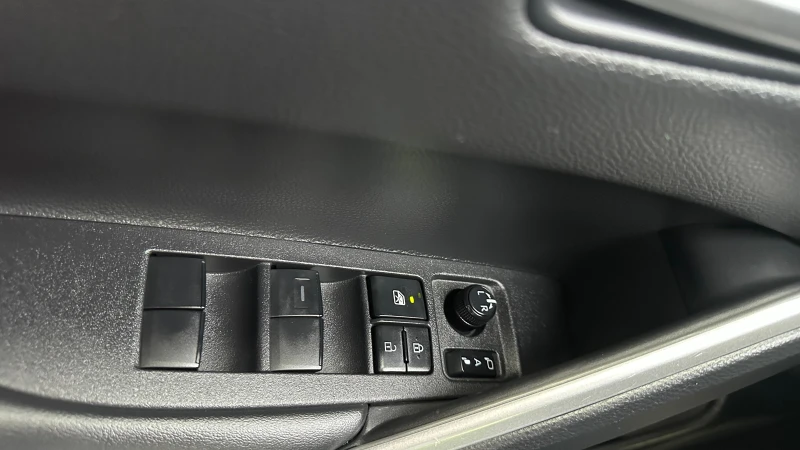 Toyota Corolla Cross 2.0 Hybrid, Гаранция, снимка 17 - Автомобили и джипове - 52376977