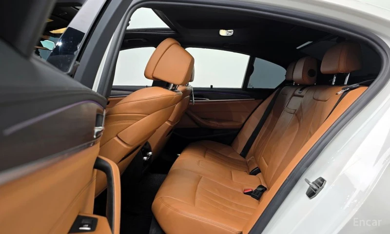 BMW 520, снимка 13 - Автомобили и джипове - 53303778