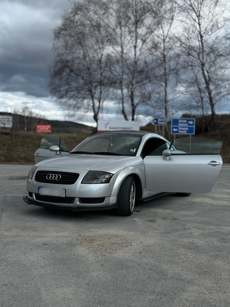 Audi Tt 1.8T РЕАЛНИ КИЛОМЕТРИ! ТОП!!, снимка 11 - Автомобили и джипове - 53407194