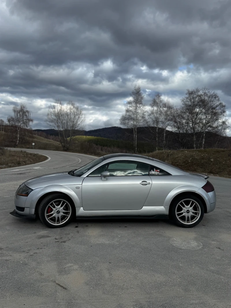 Audi Tt 1.8T РЕАЛНИ КИЛОМЕТРИ! ТОП!!, снимка 5 - Автомобили и джипове - 53407194