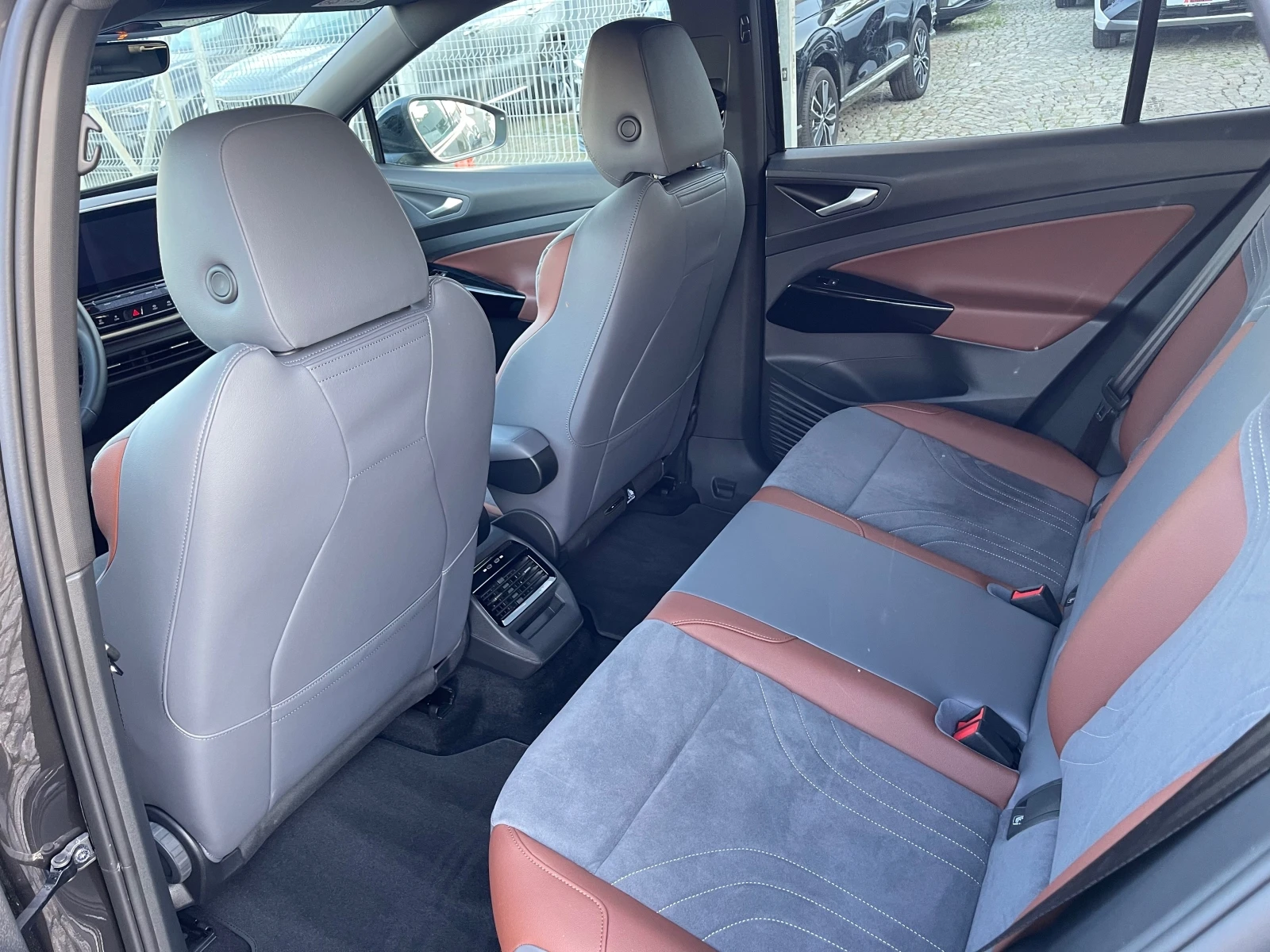 VW ID.4 204ps/77kwh/640km | Mobile.bg   11