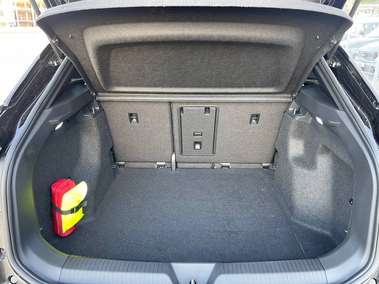 VW ID.4 204ps/77kwh/640km | Mobile.bg   13