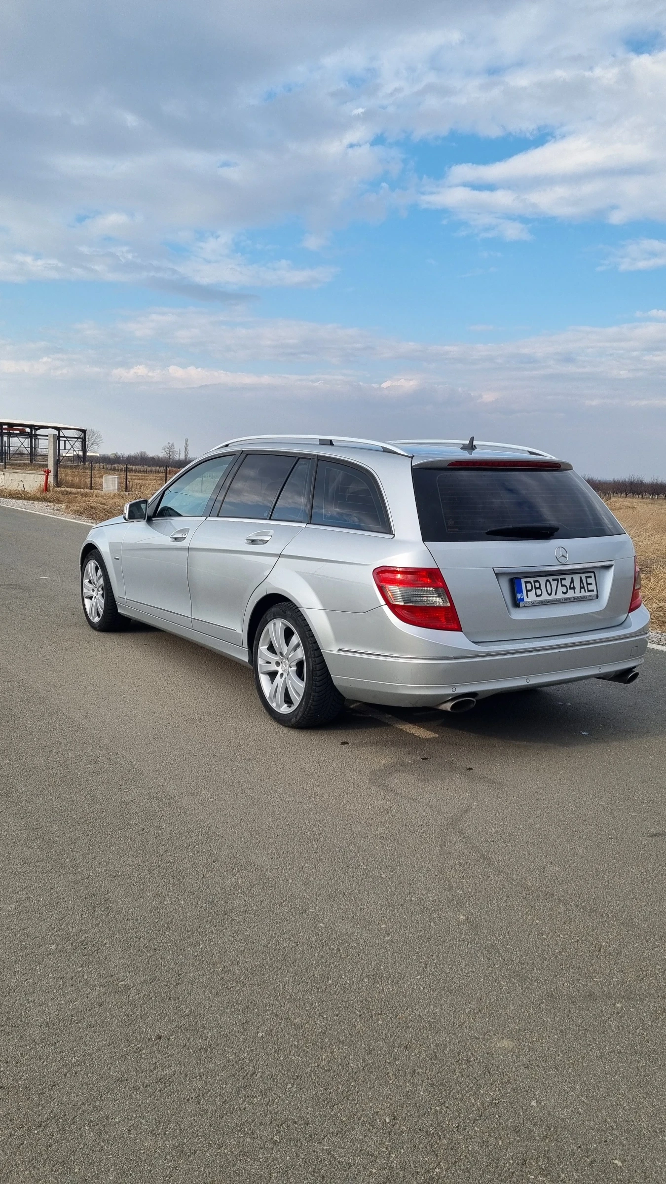 Mercedes-Benz C 320  - изображение 4